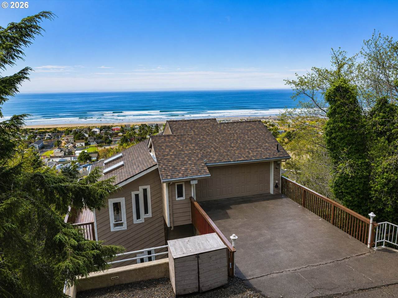 333 Pacific View Dr - Photo 1