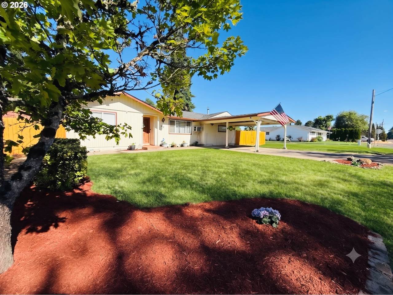 109 Oak St - Photo 1