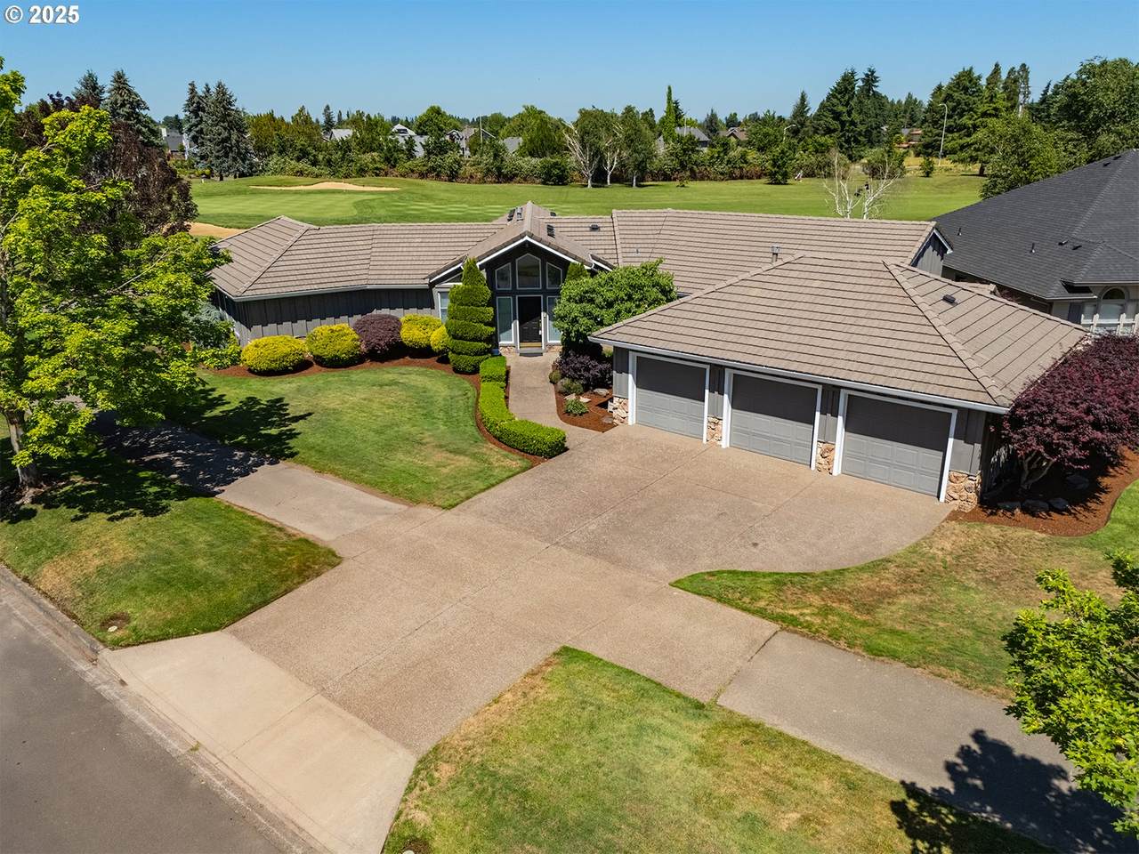 1055 Tukwila Dr - Photo 1