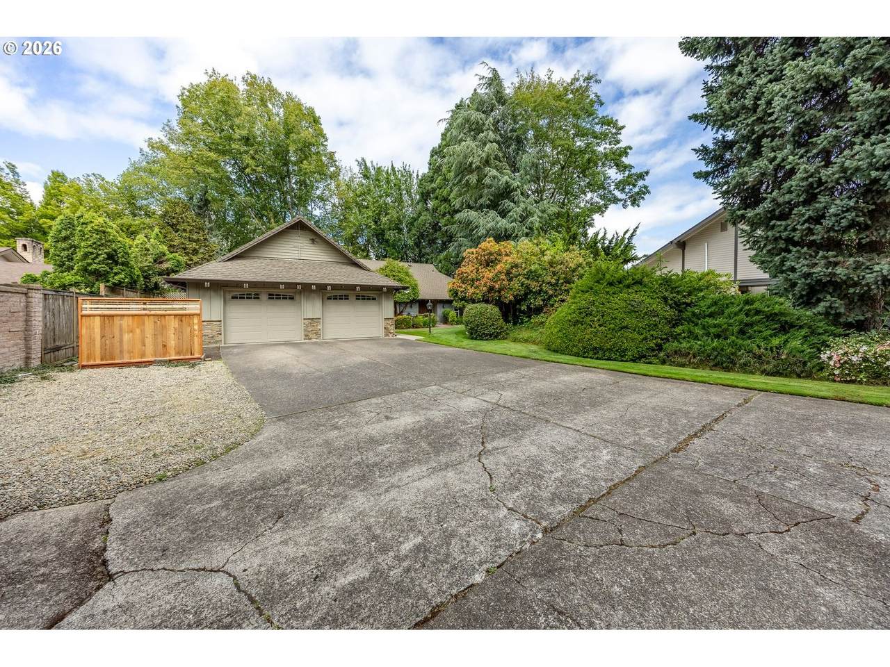 https://bt-photos.global.ssl.fastly.net/portland/1280_boomver_2_528509252-2.jpg