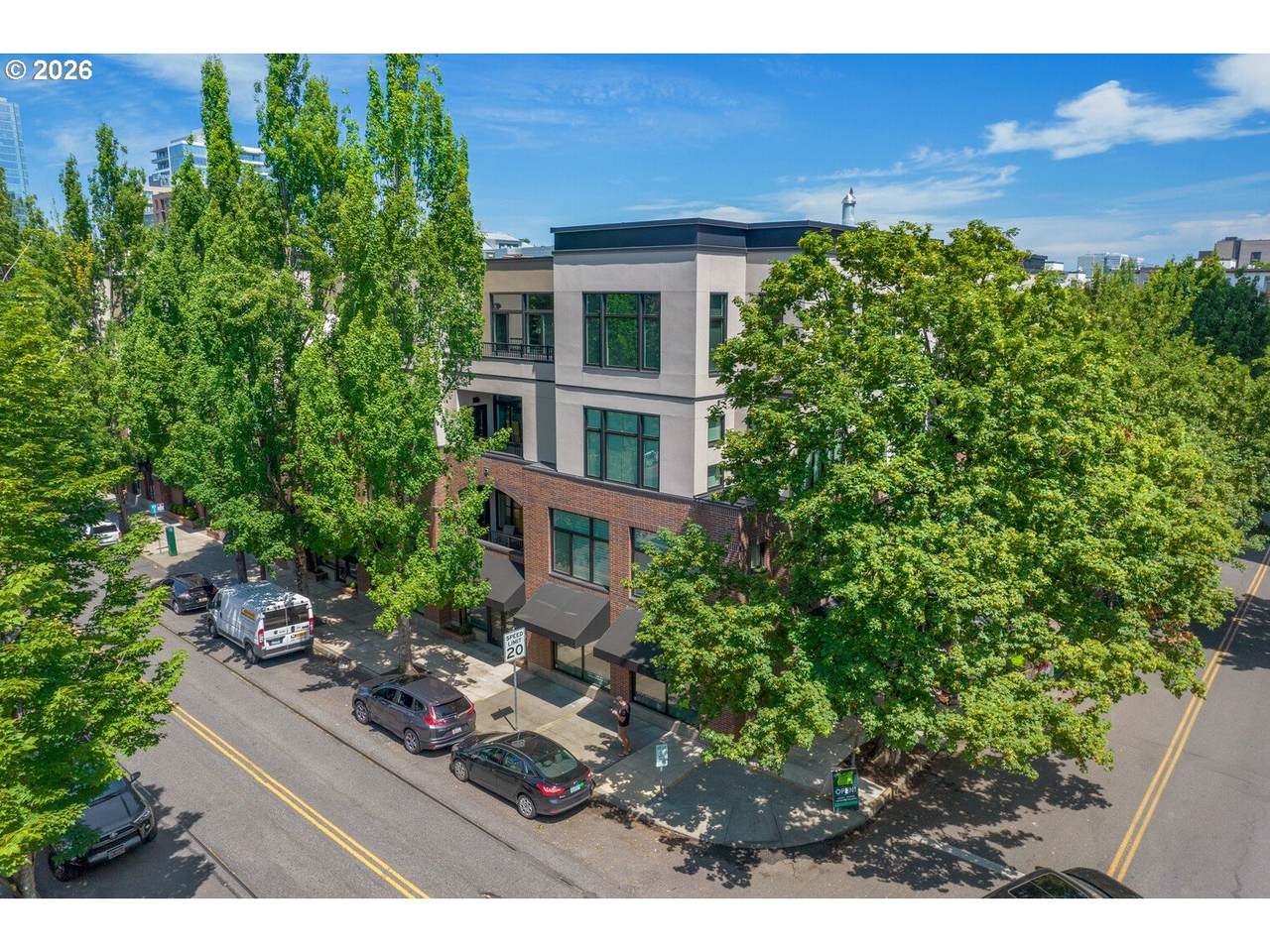 https://bt-photos.global.ssl.fastly.net/portland/1280_boomver_2_530769841-2.jpg