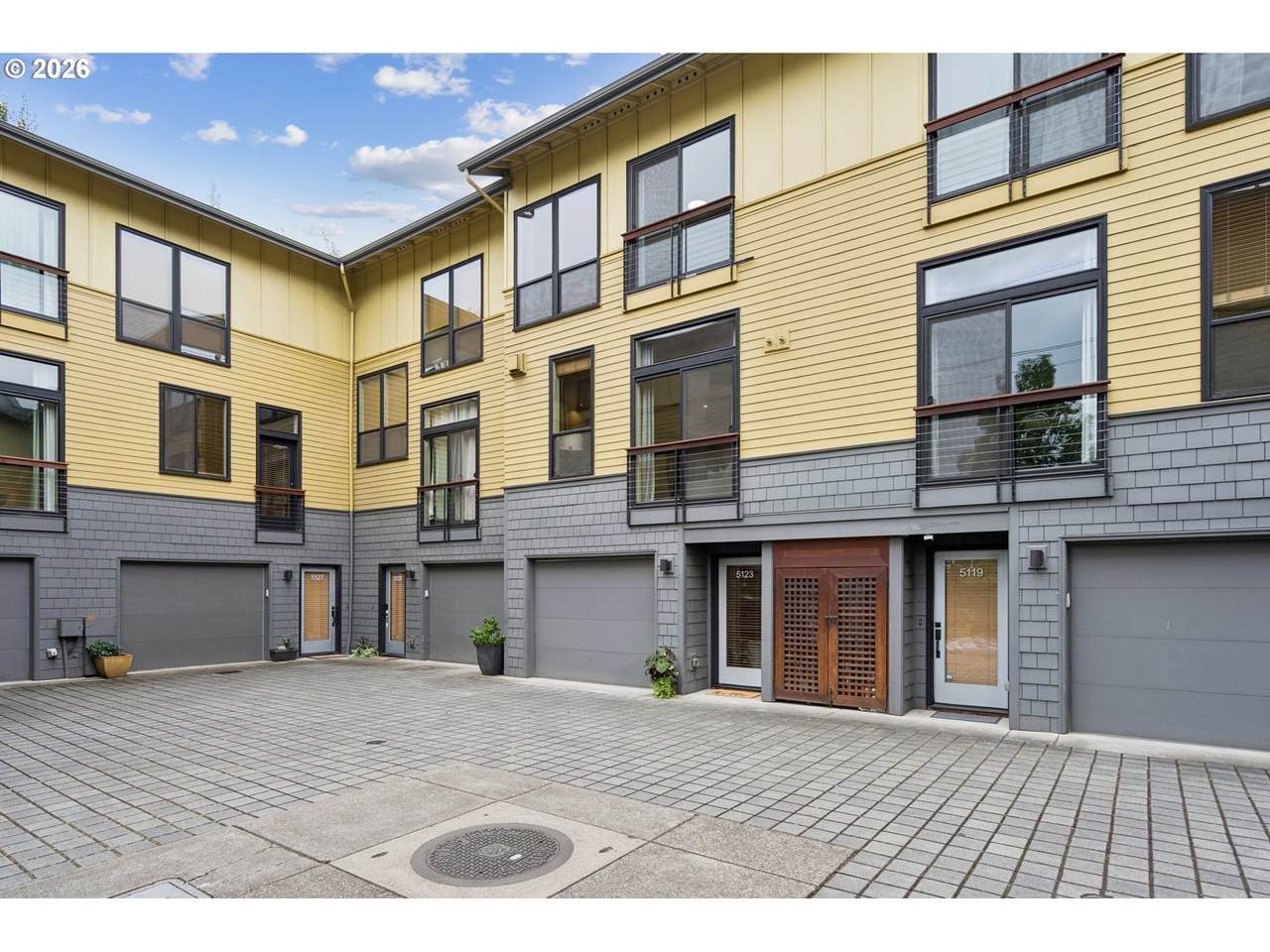 5123 Corbett Ave - Photo 1