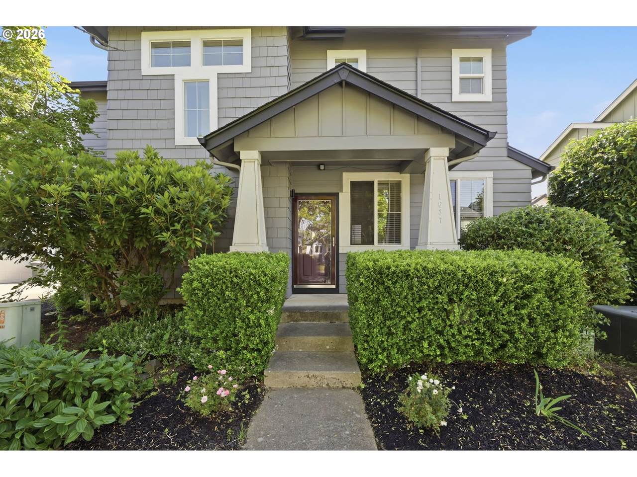 1637 Hamlet Ln - Photo 1