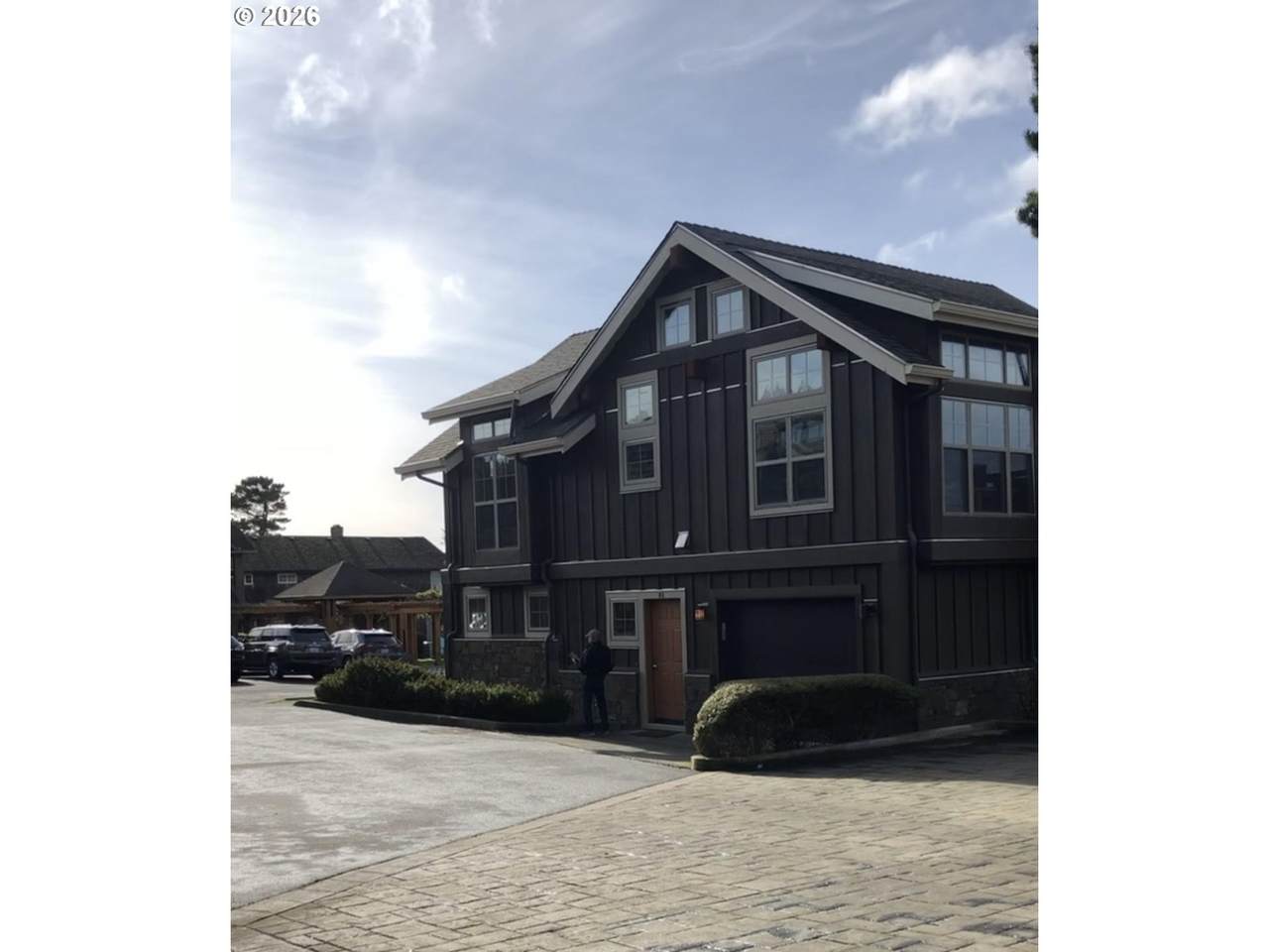 132 Surfcrest Ave - Photo 1