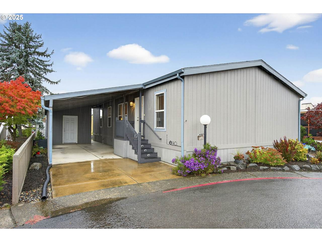 900 Francis Ave - Photo 1