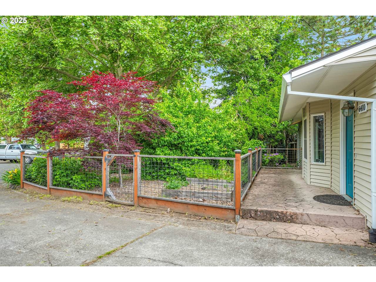 6410 204TH Pl - Photo 1