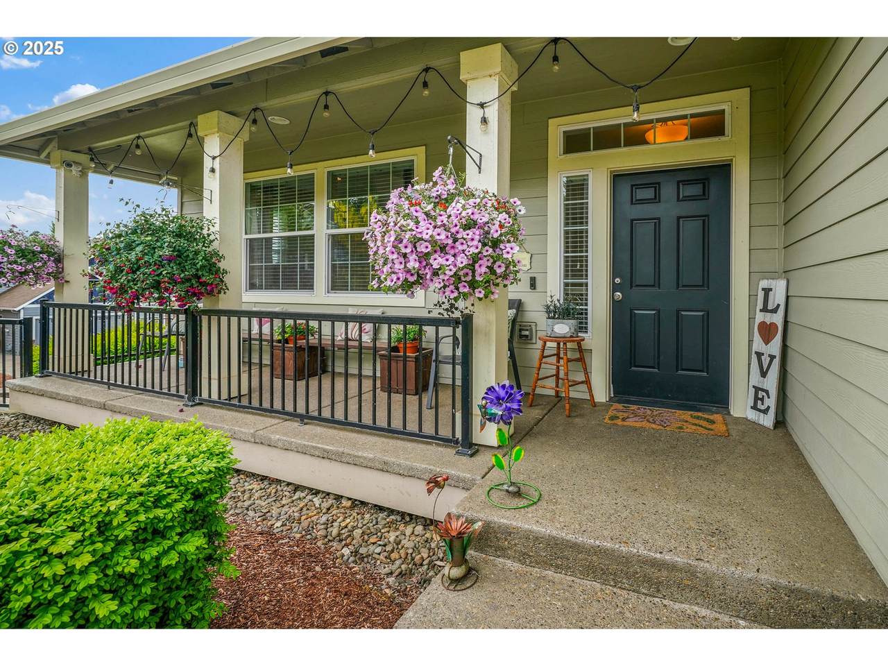 2356 Benjamin Ave - Photo 1