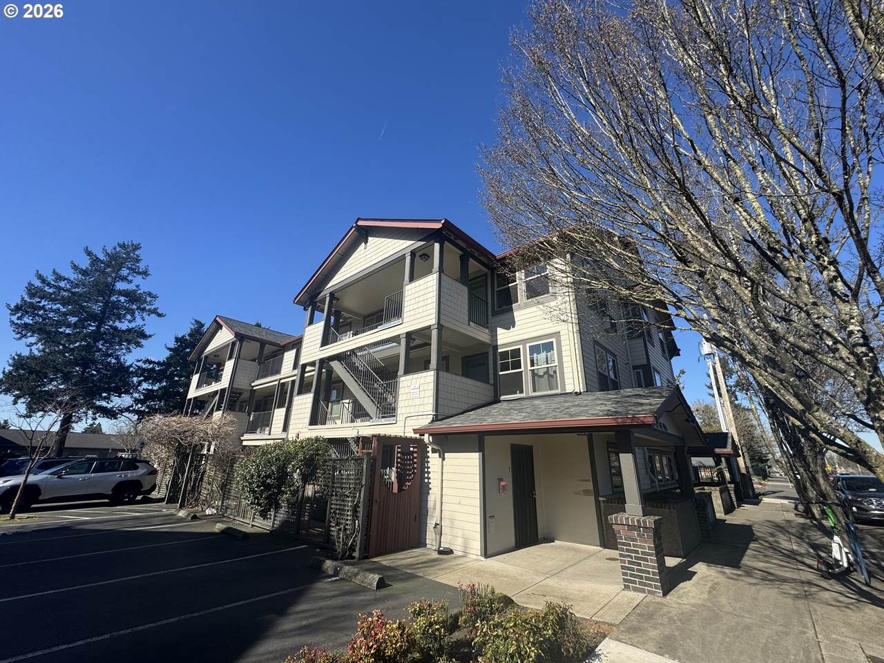 737 99TH Ave - Photo 1