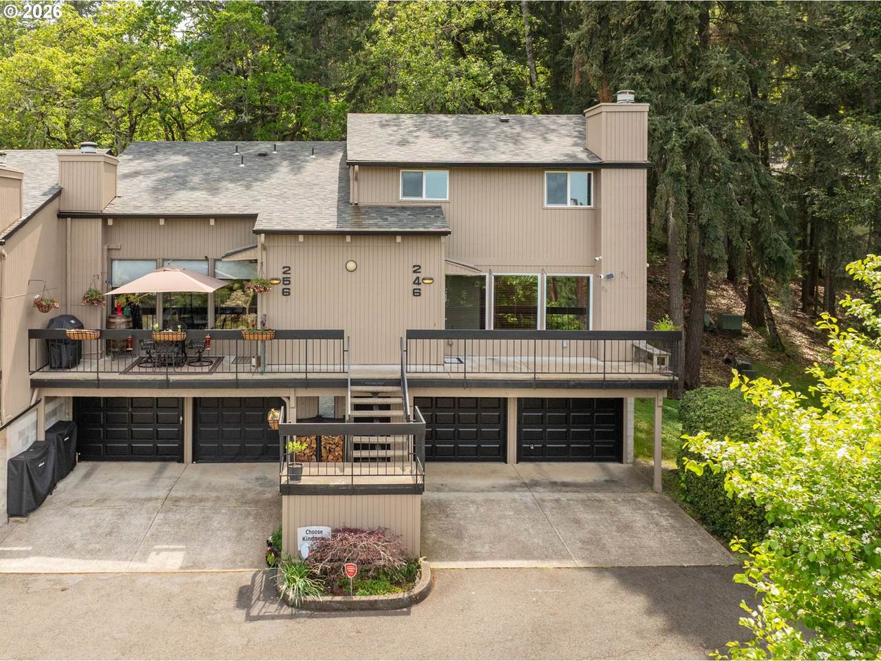 246 Woodridge Dr - Photo 1