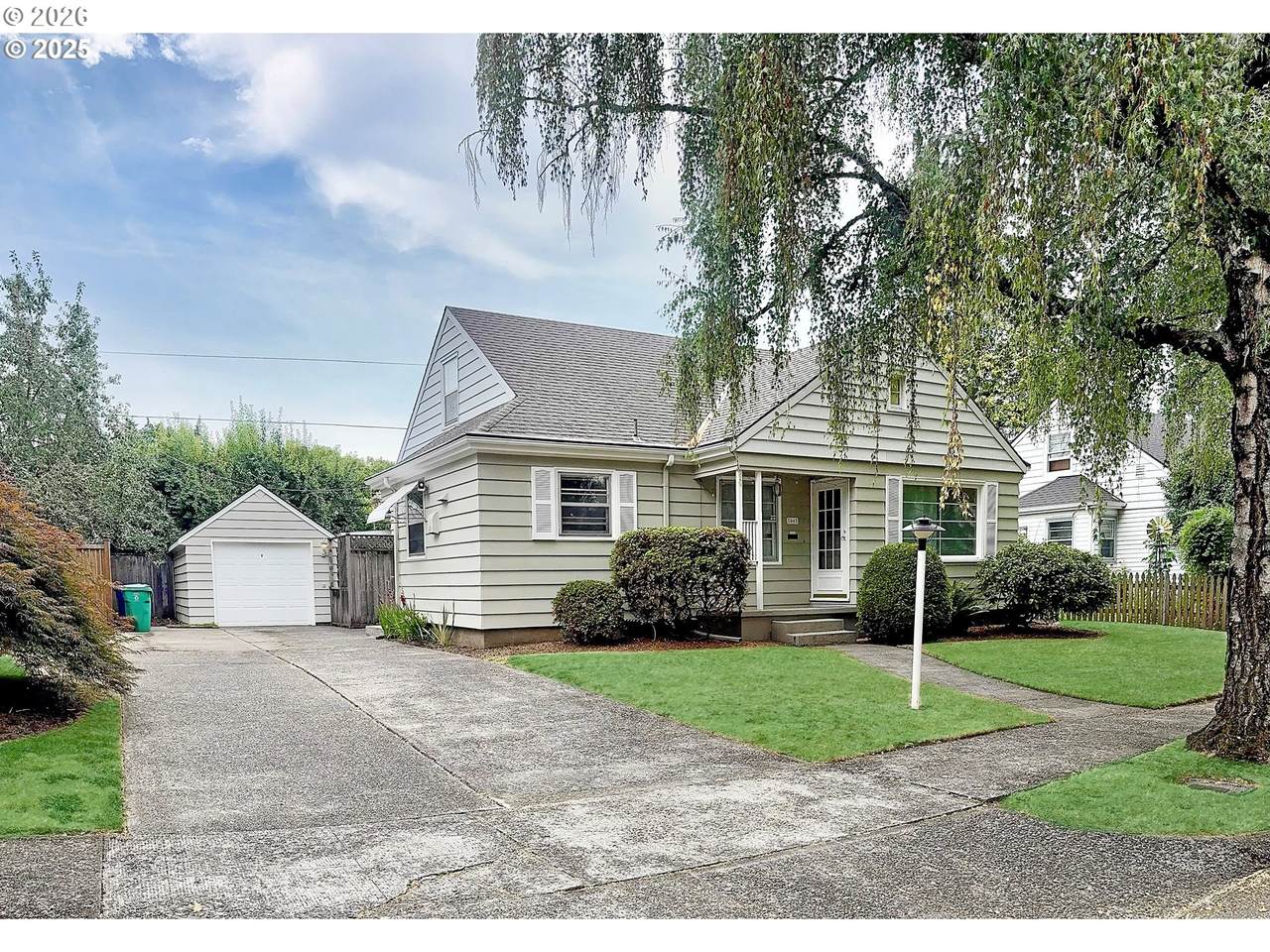 7067 University Ave - Photo 1