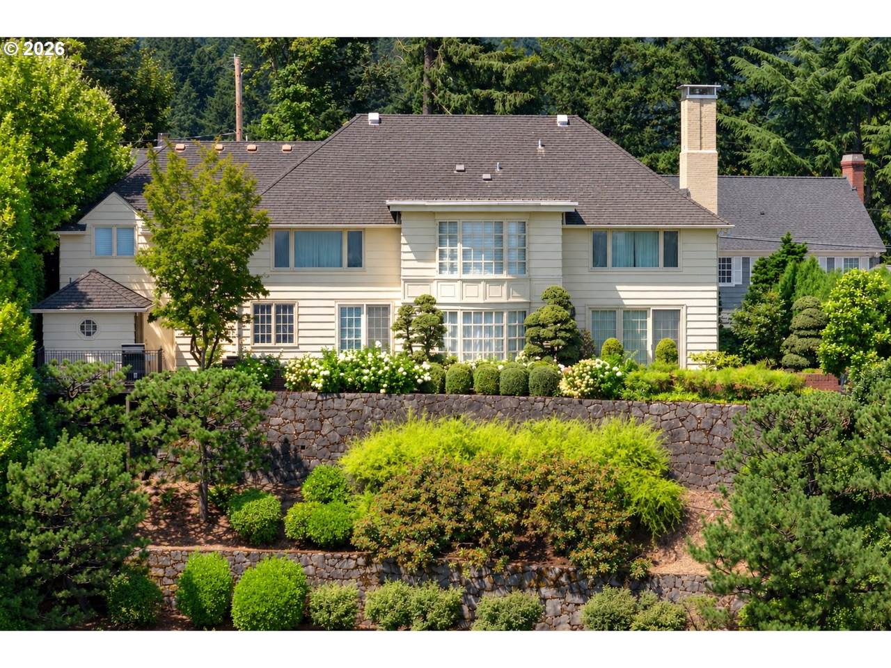 1784 Montgomery Dr - Photo 1
