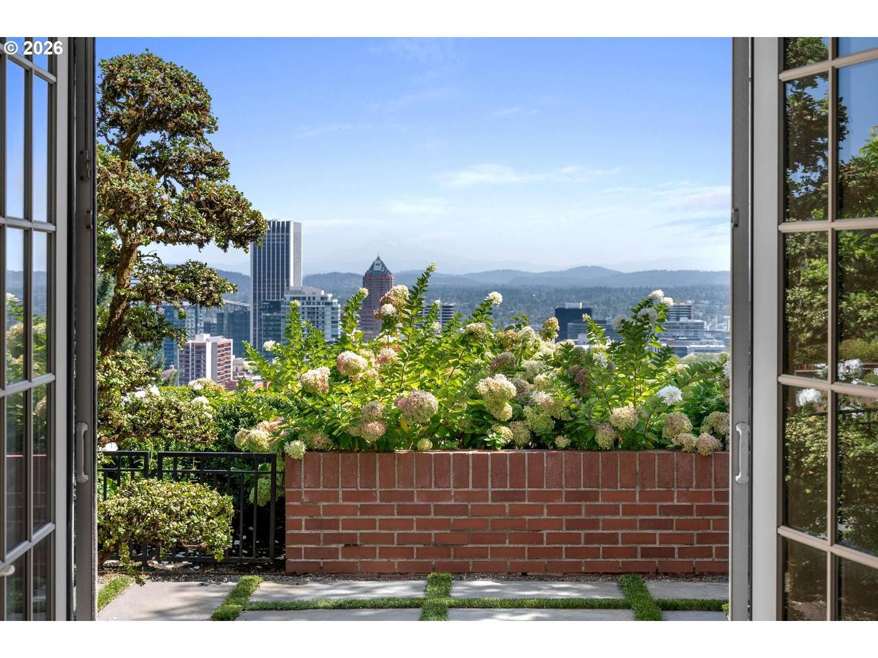 https://bt-photos.global.ssl.fastly.net/portland/1280_boomver_2_587009459-2.jpg