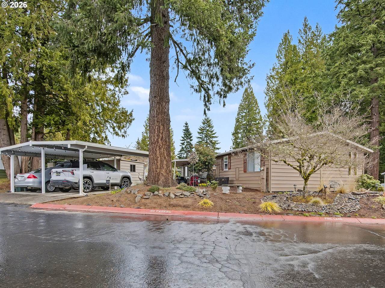 https://bt-photos.global.ssl.fastly.net/portland/1280_boomver_2_596990794-2.jpg