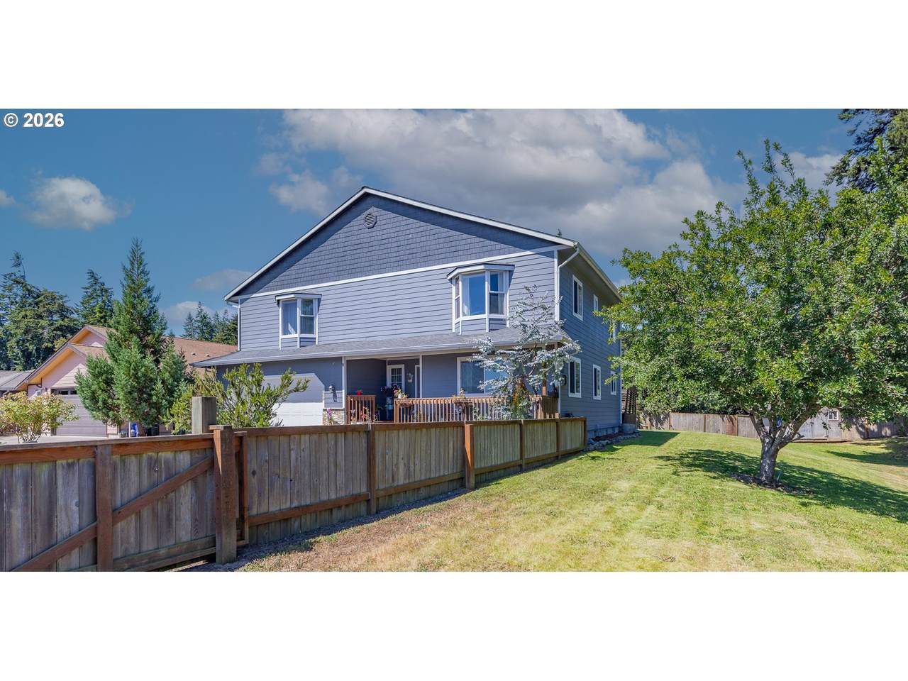 1602 Ash St - Photo 1