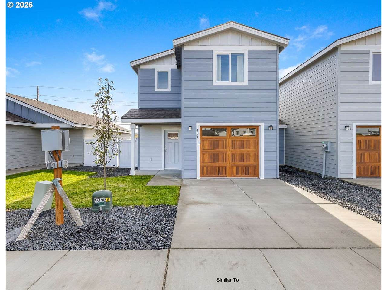 1075 Emerald Dr - Photo 1