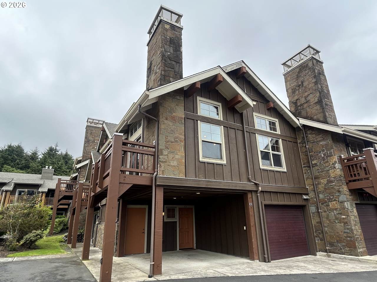 132 Surfcrest Ave - Photo 1