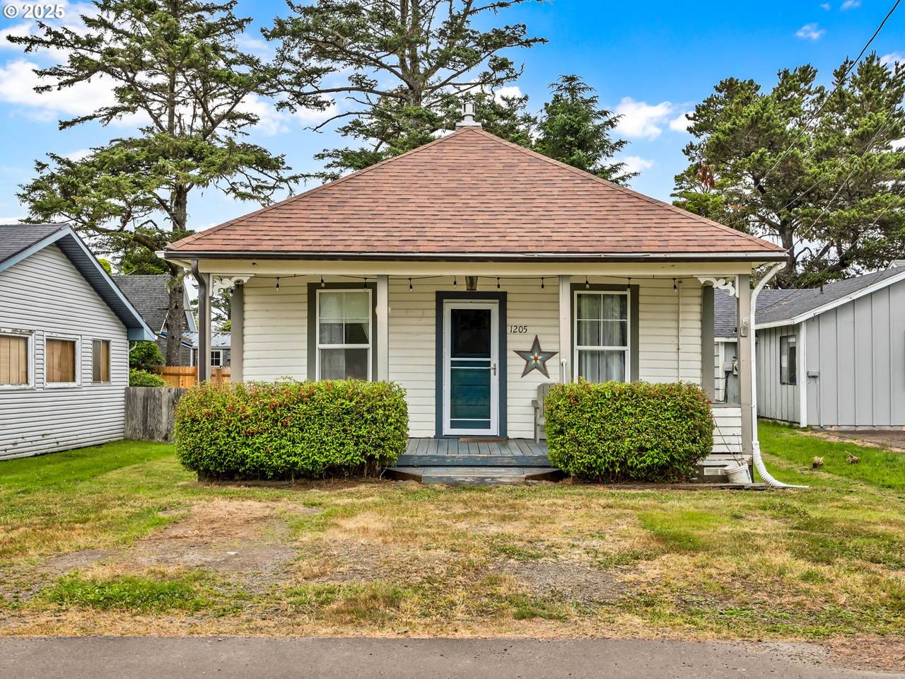 1205 49TH St - Photo 1