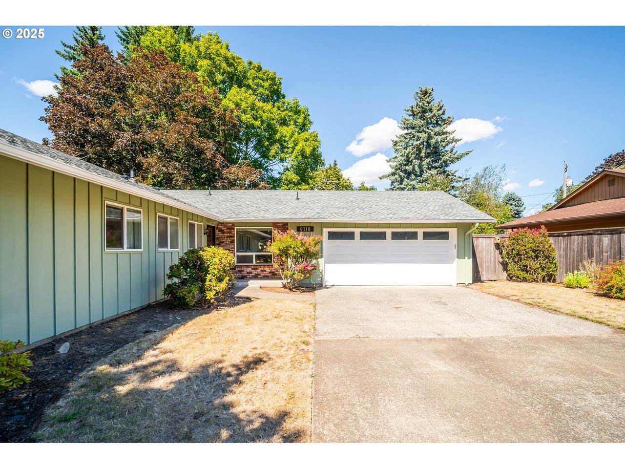 6118 Kansas St - Photo 1