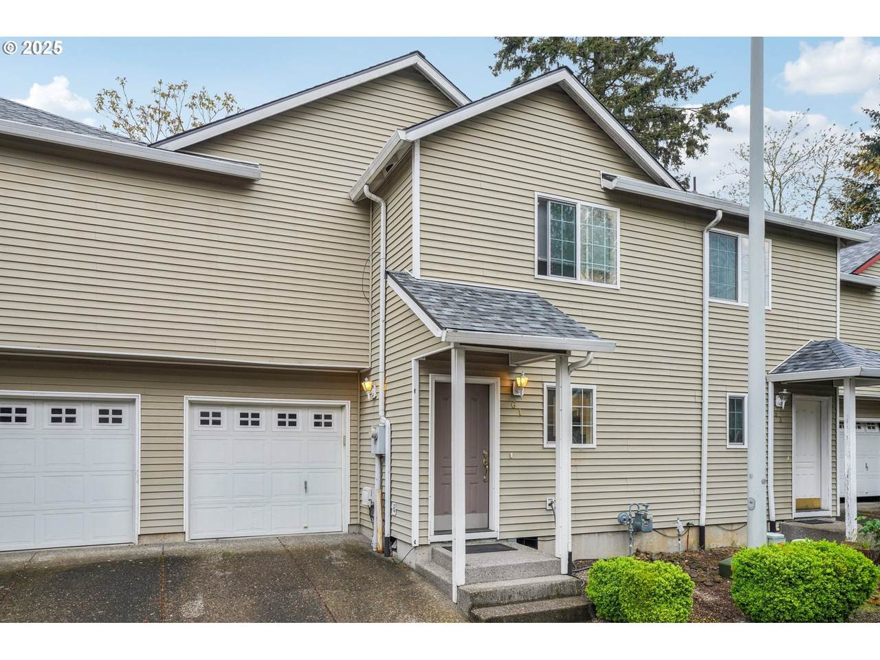 61 171ST Ave - Photo 1