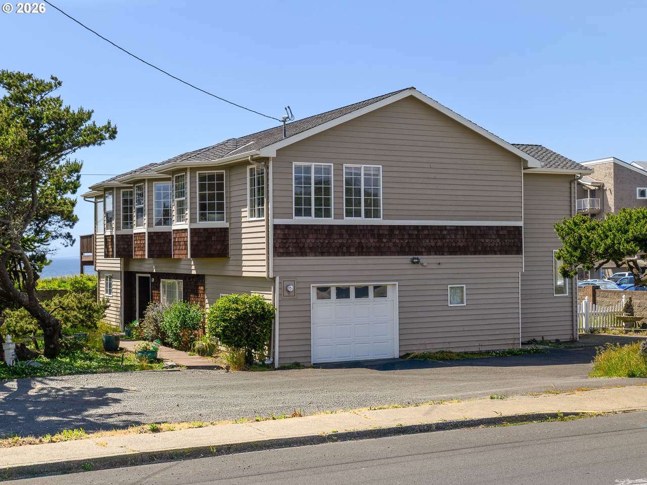 539 Park St - Photo 1
