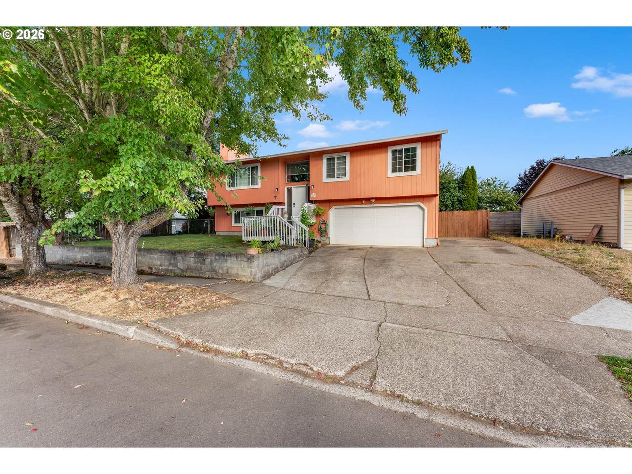 212 21ST Ave - Photo 1