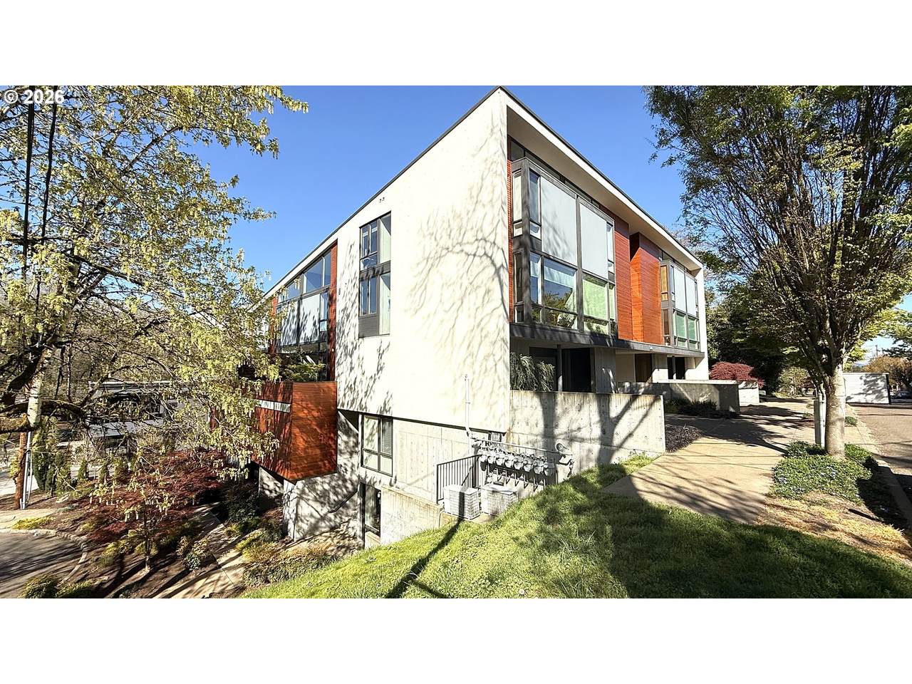 https://bt-photos.global.ssl.fastly.net/portland/1280_boomver_2_635577154-2.jpg
