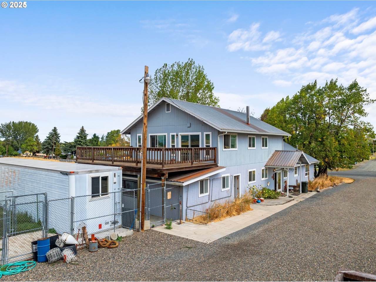 1405 1 17TH St - Photo 1