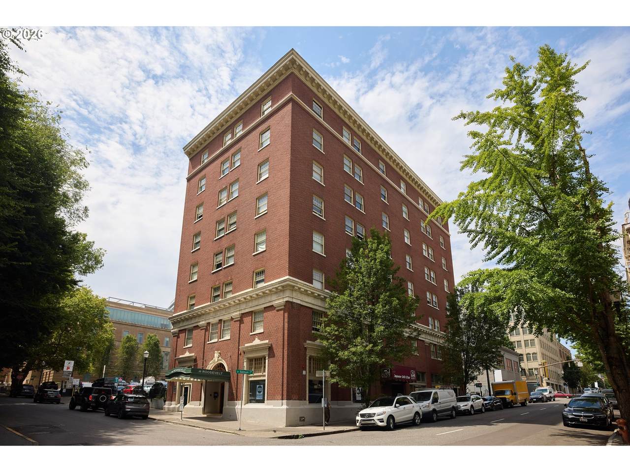 1005 Park Ave - Photo 1