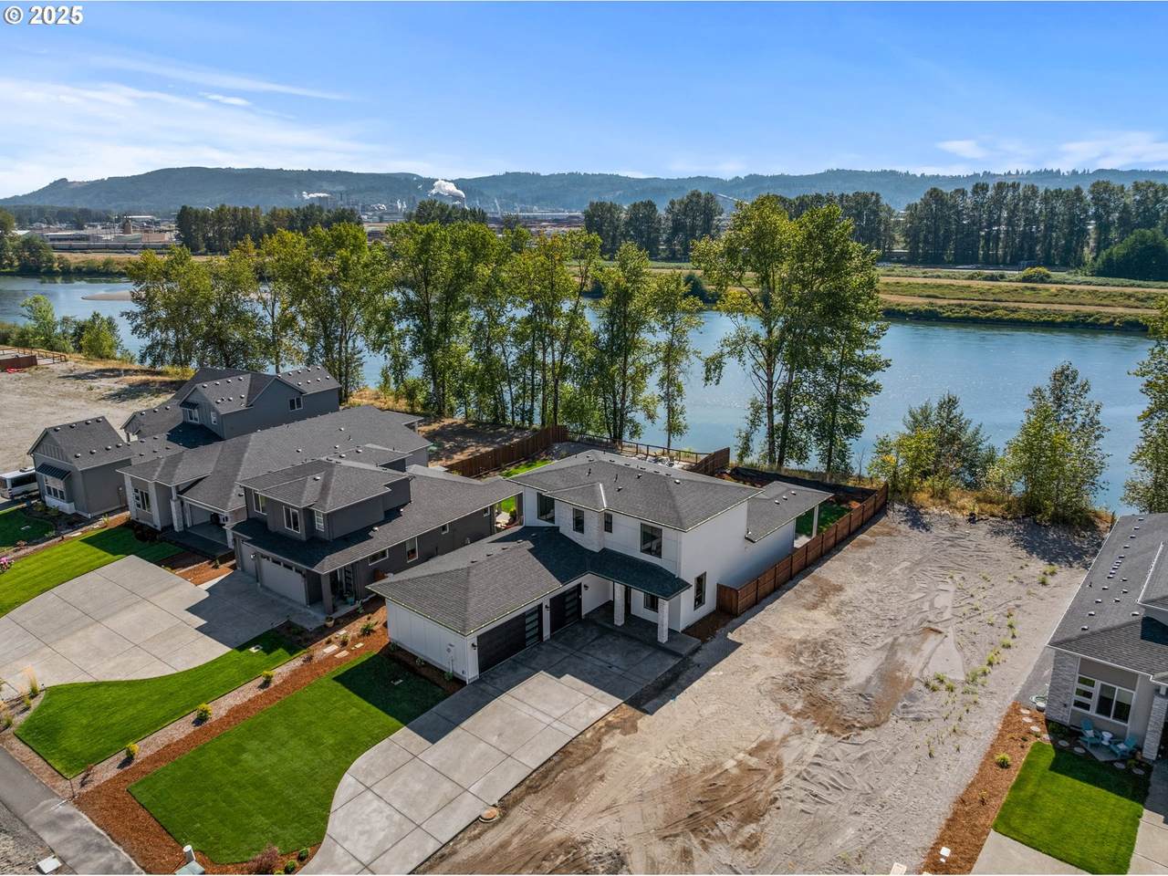 2036 River Rd - Photo 1