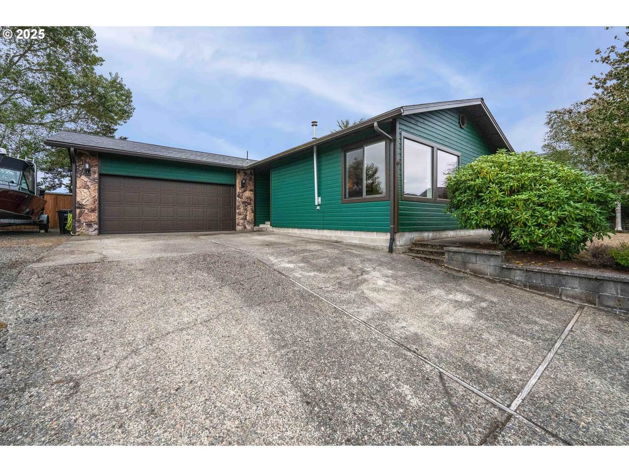 1915 Arthur St - Photo 1