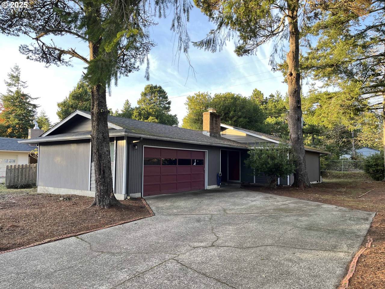 2215 24TH St - Photo 1