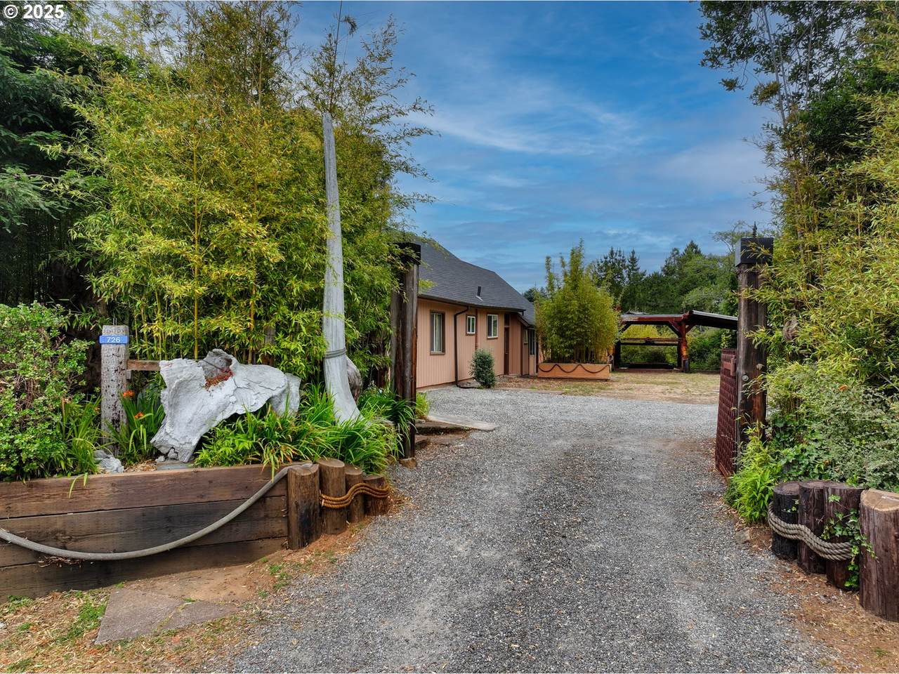 726 Pacific Ave - Photo 1