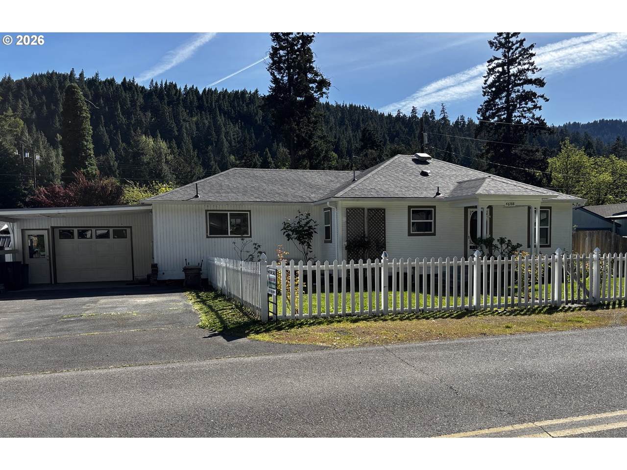 46788 Sunset Ave - Photo 1
