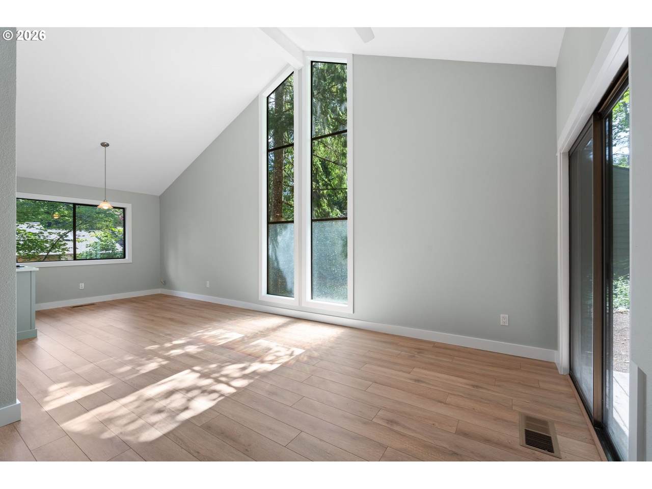 https://bt-photos.global.ssl.fastly.net/portland/1280_boomver_1_696753760-2.jpg