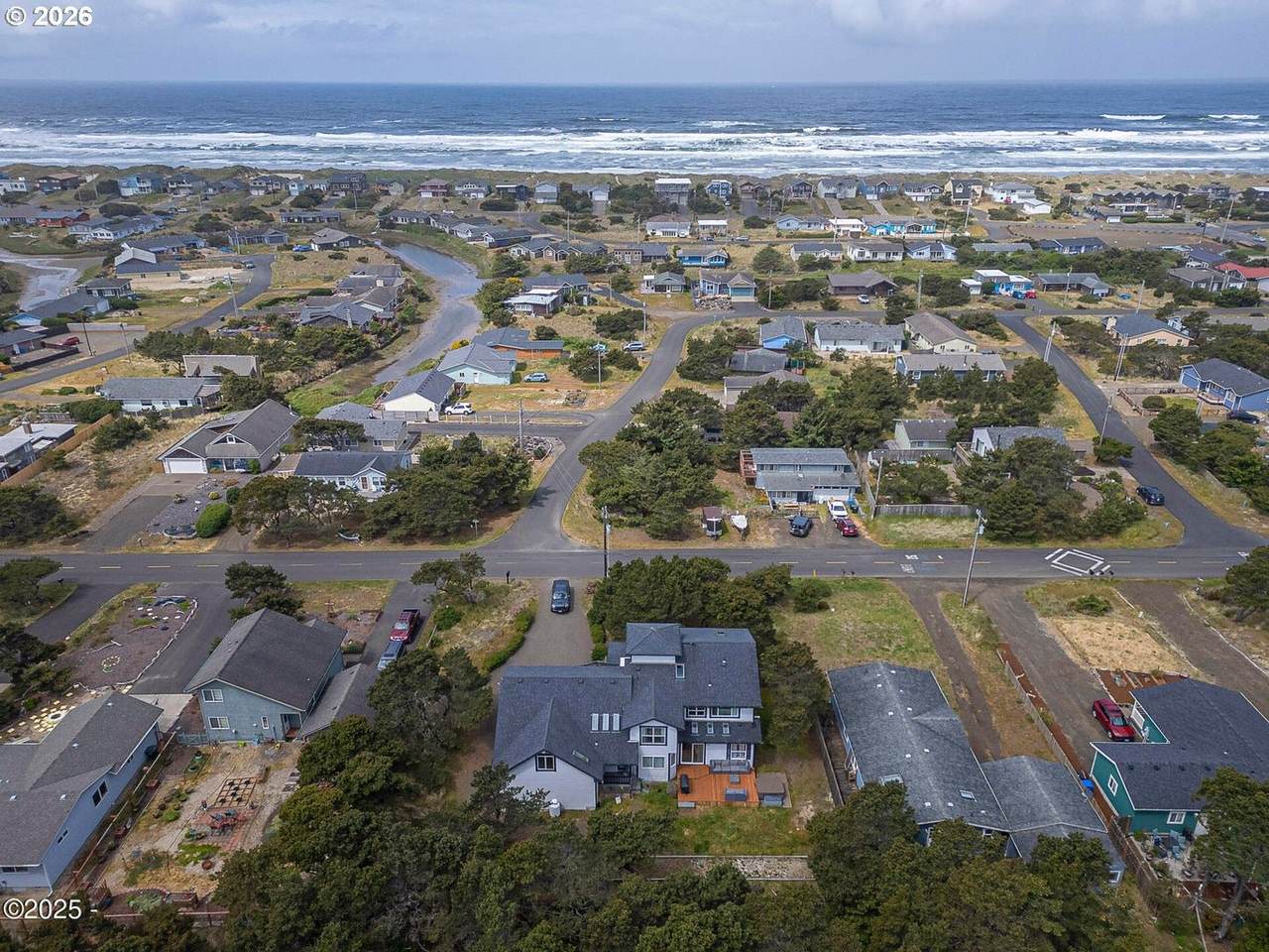 1201 Bayshore Dr - Photo 1