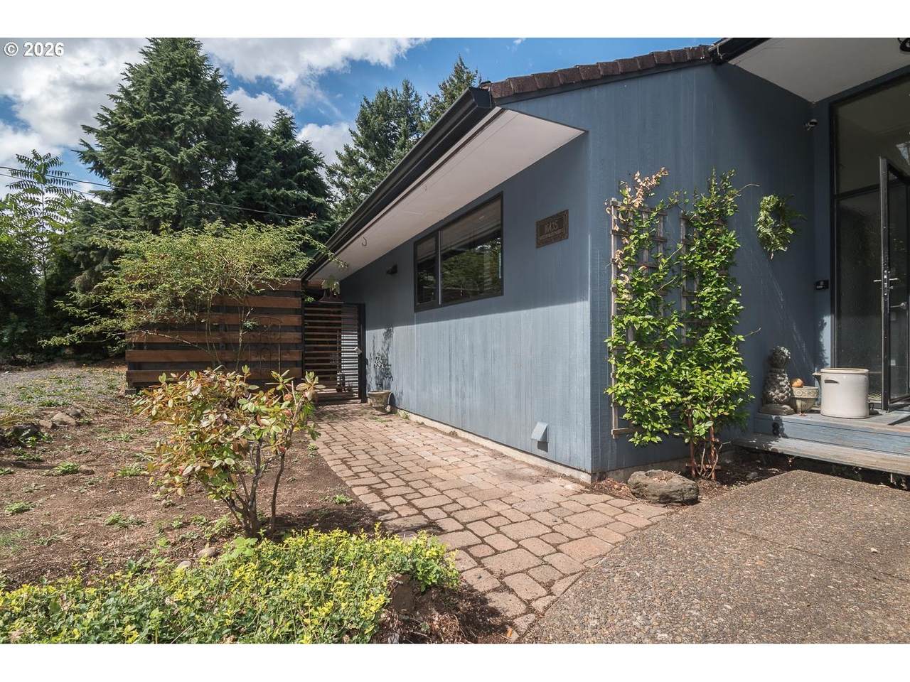 https://bt-photos.global.ssl.fastly.net/portland/1280_boomver_1_699778773-2.jpg