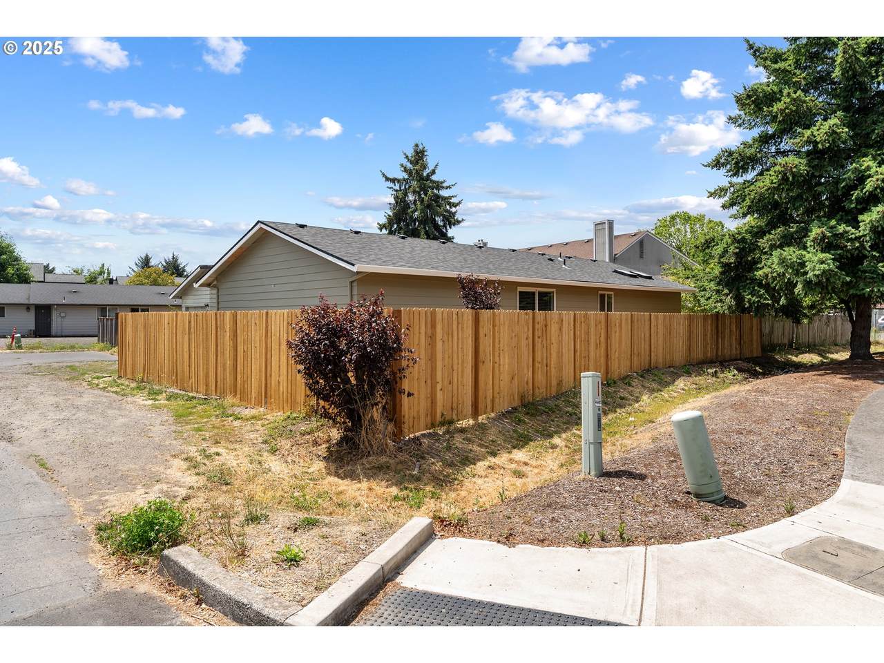 1822 Barberry Dr - Photo 1