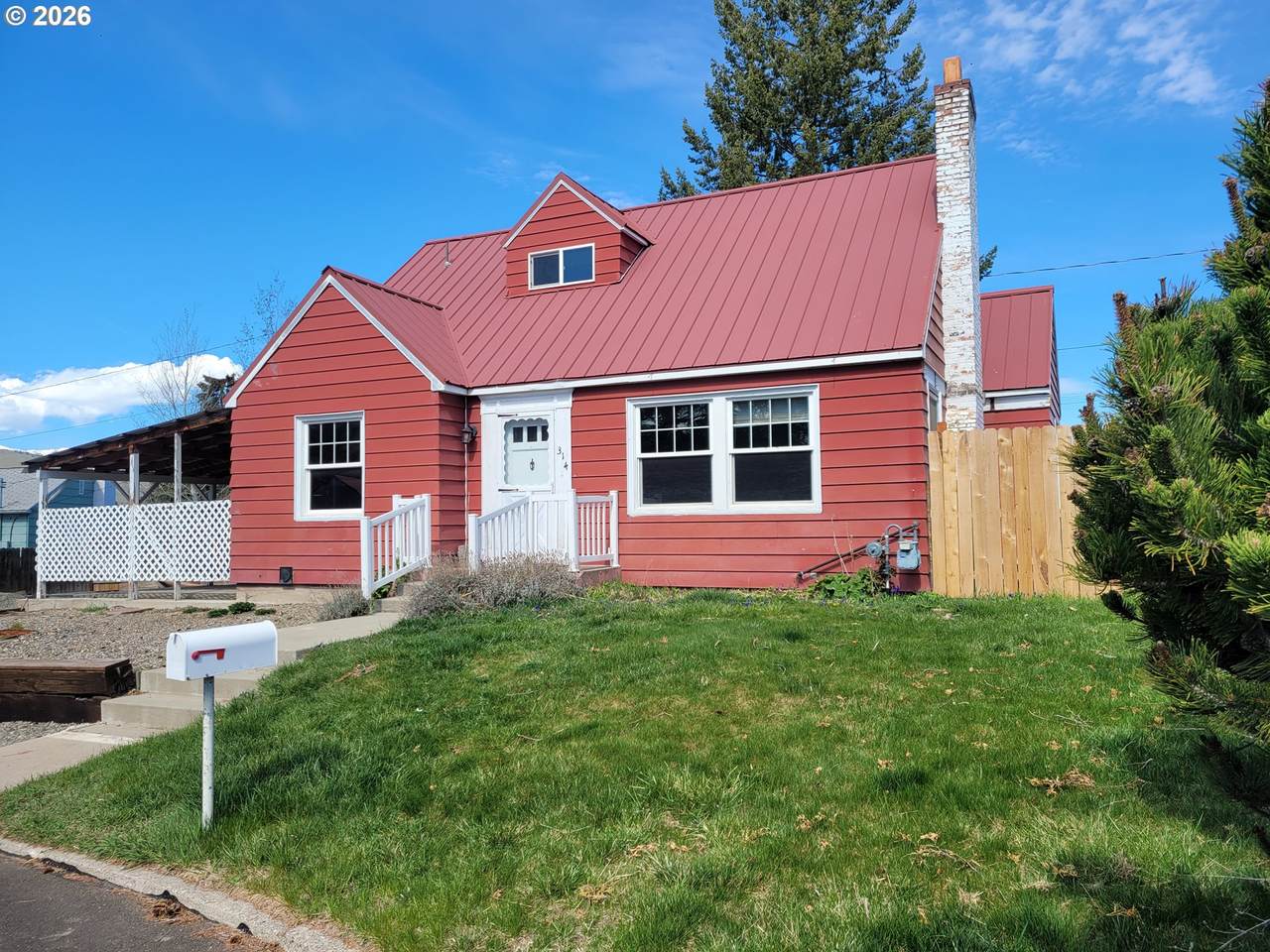 314 Hillcrest Pl - Photo 1