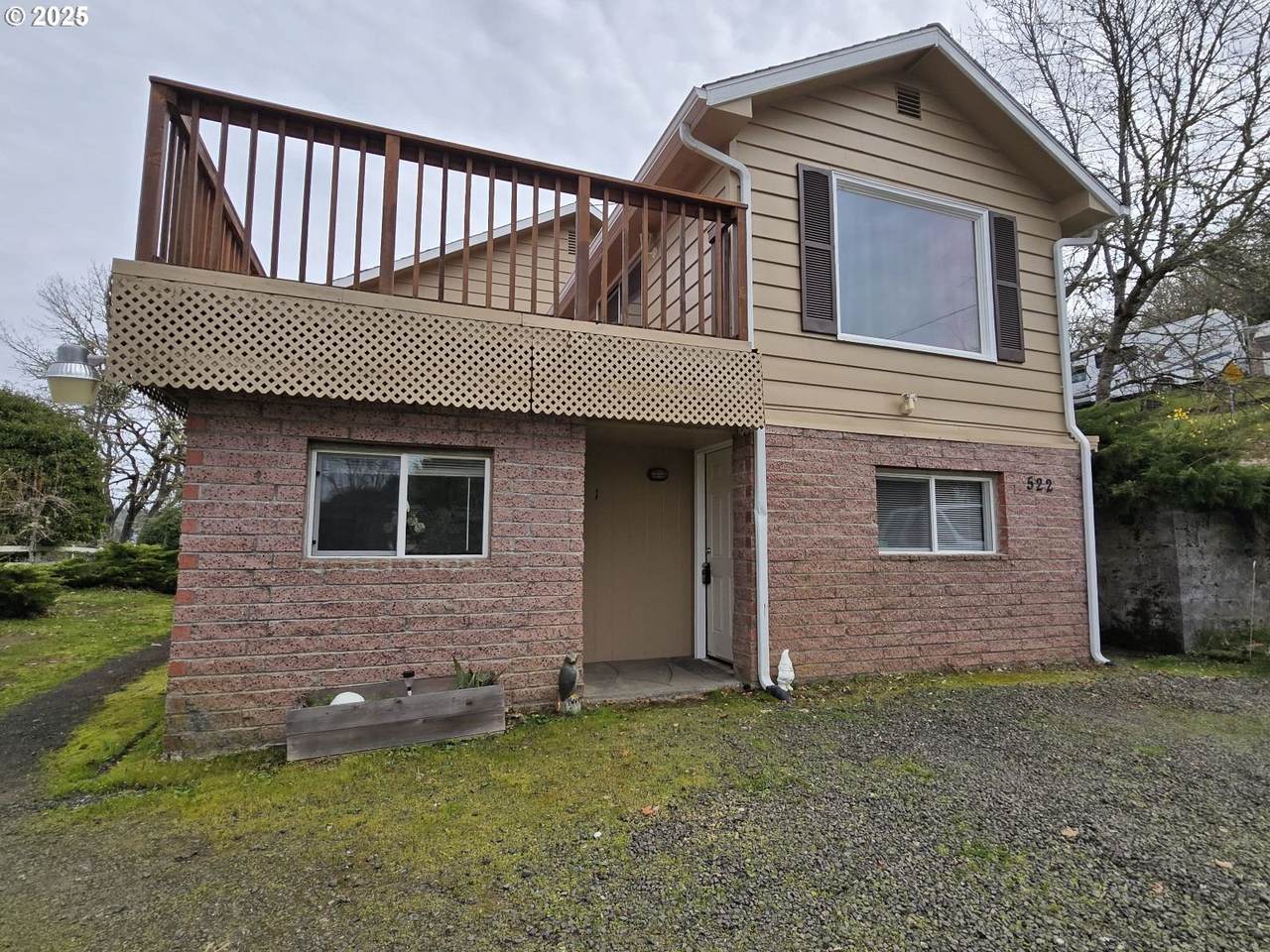 522 Hillside Dr - Photo 1