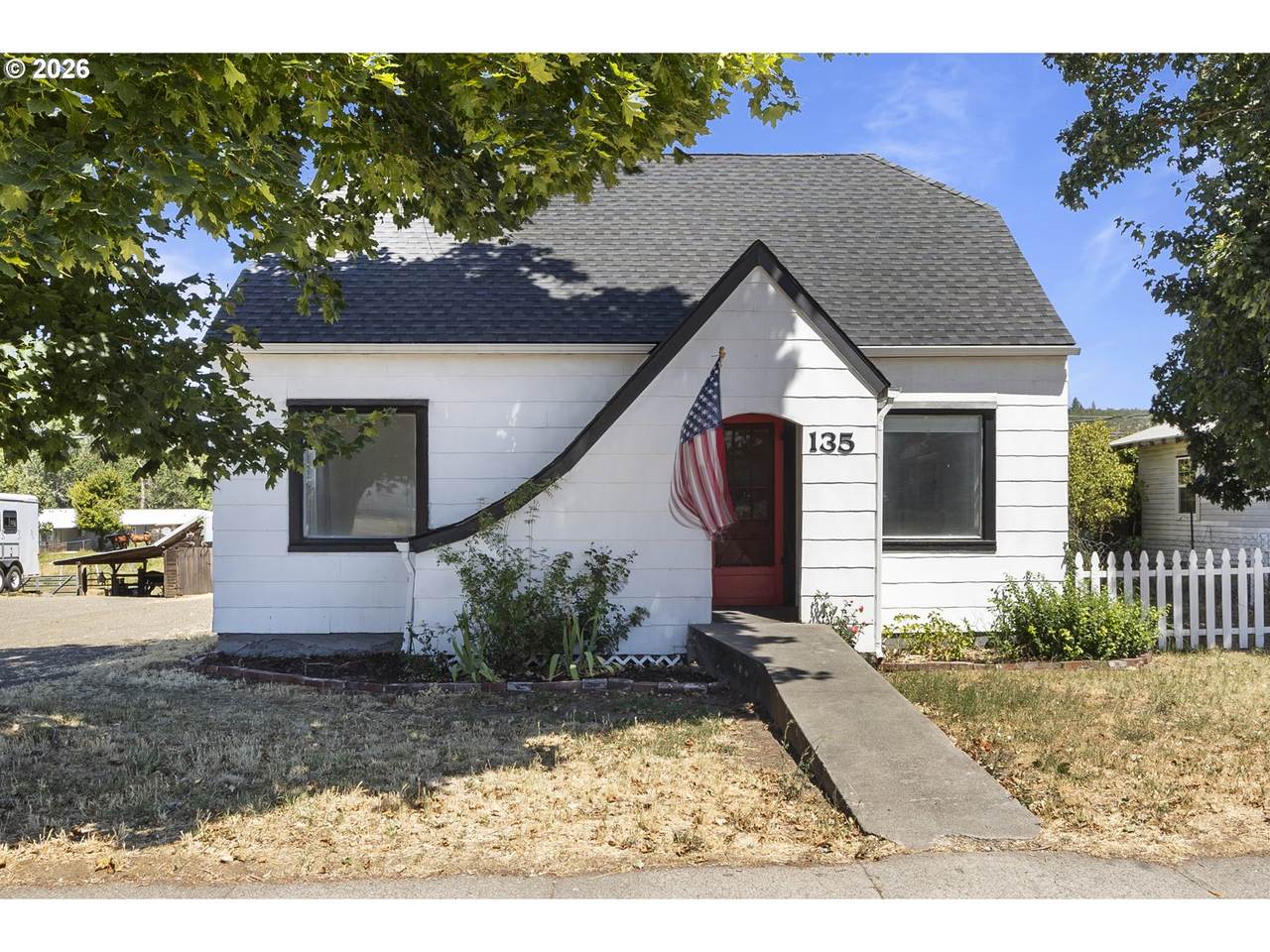 135 Broadway St - Photo 1
