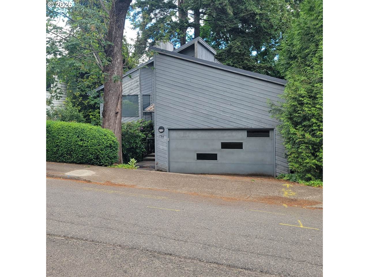 755 Chestnut St - Photo 1