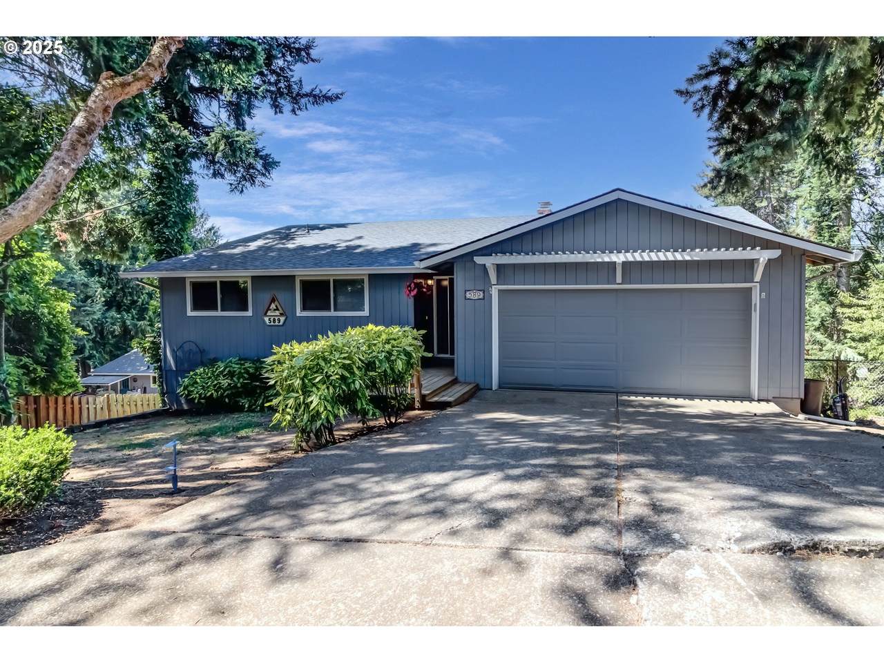 589 Westview Ln - Photo 1