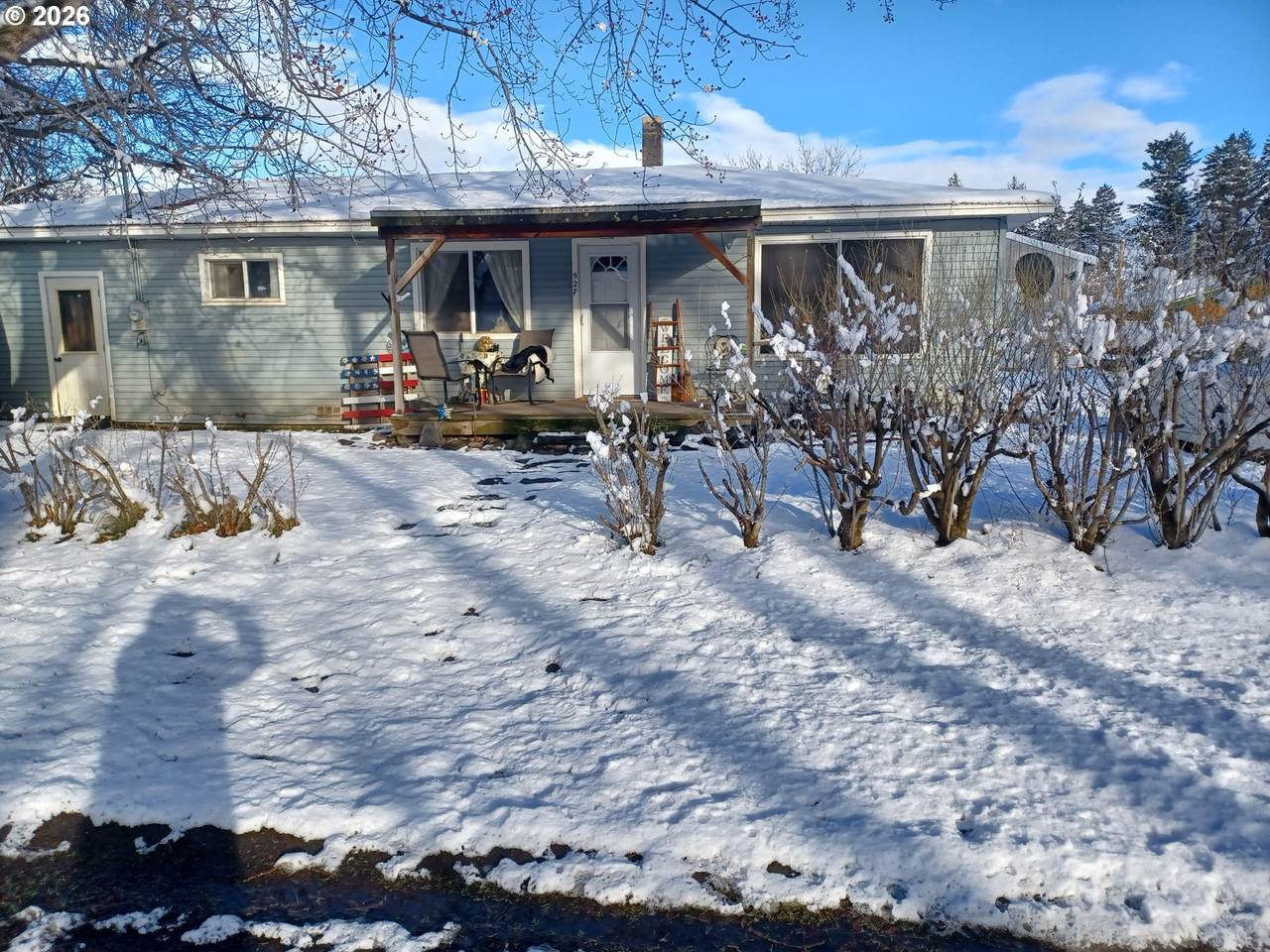 527 Dewey St - Photo 1