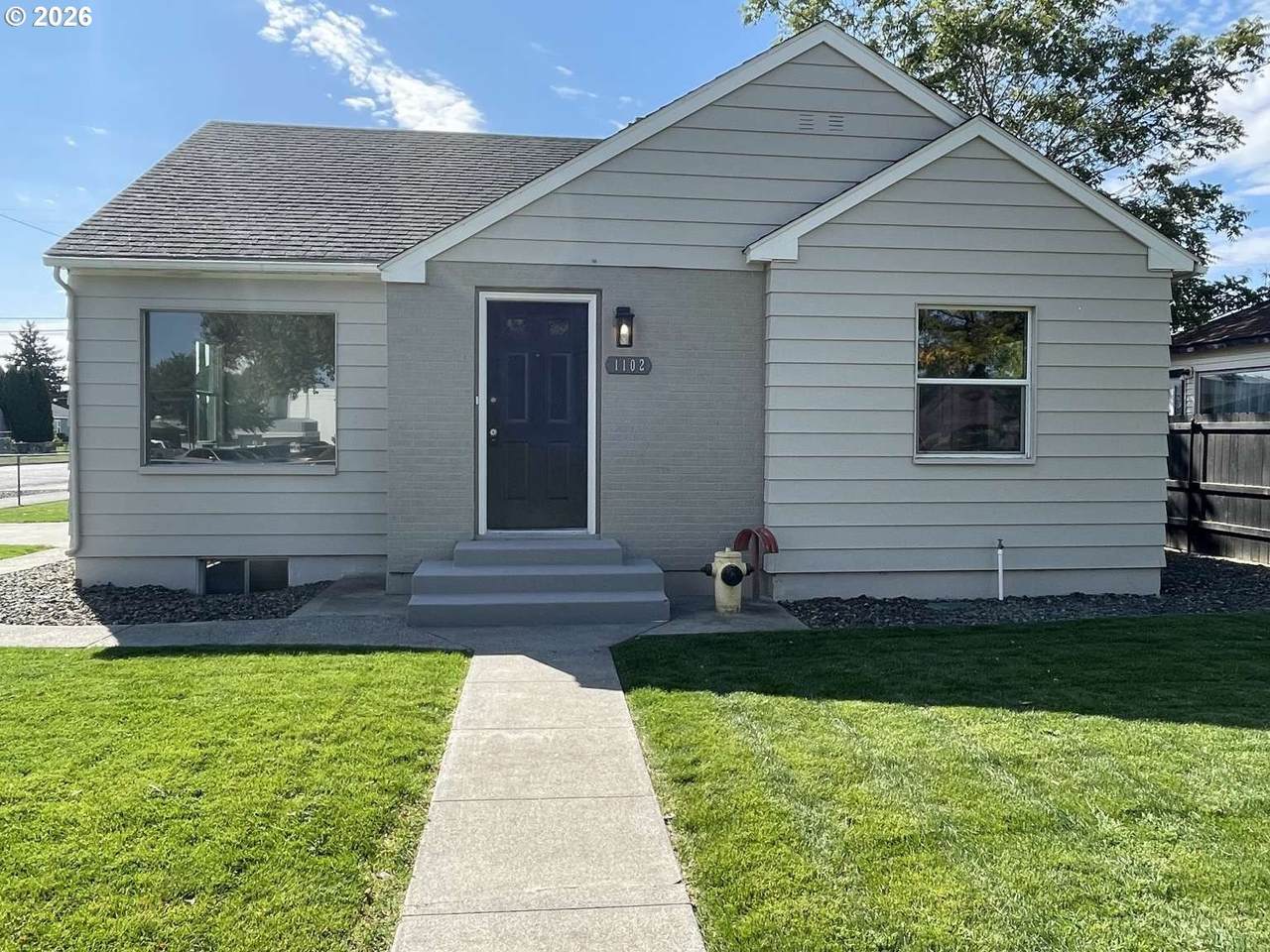 1102 Margaret St - Photo 1