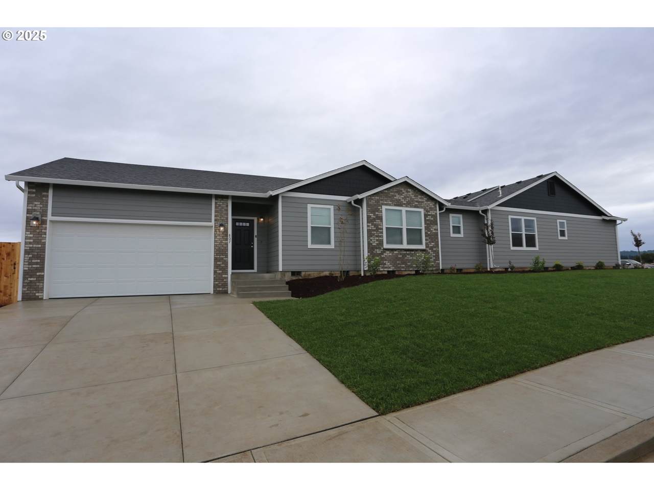 429 Palomino Ct - Photo 1