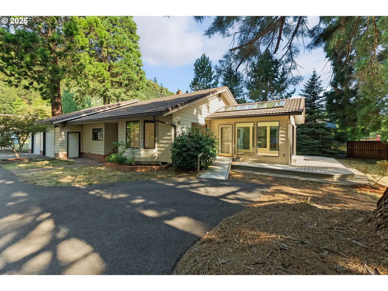 1525 Kendall St - Photo 1