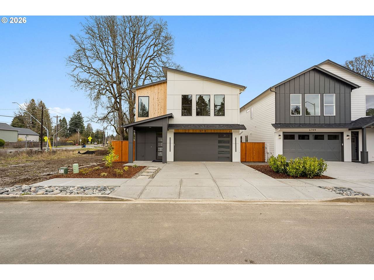 6713 27TH Pl - Photo 1