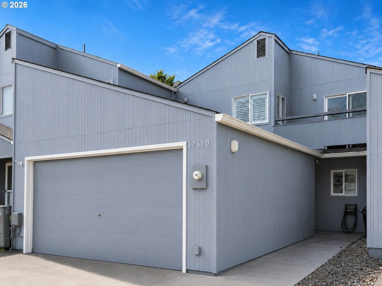 17610 Rolling Hill Ln - Photo 1