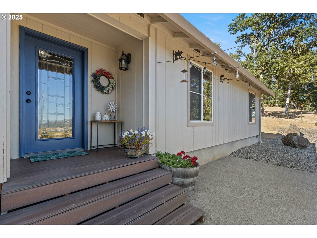941 Colonial Rd - Photo 1