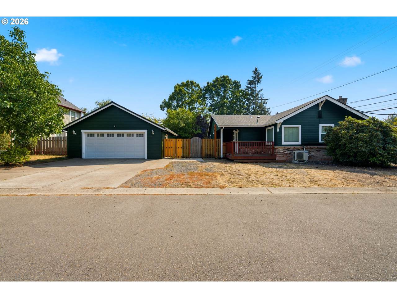 732 College St - Photo 1